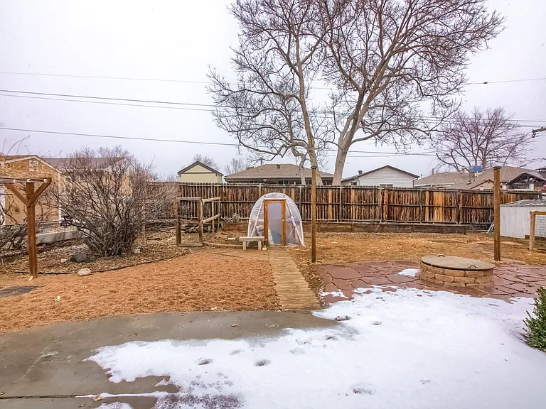 207 Teal St — Photo 35