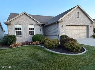 6867 Old Pine Ln, Maumee, OH 43537