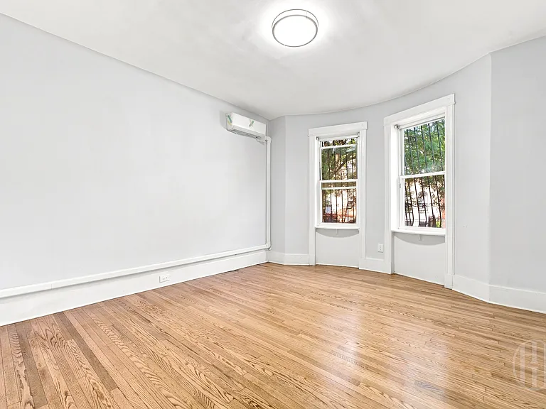 204 E 31st St #1 — Photo 3