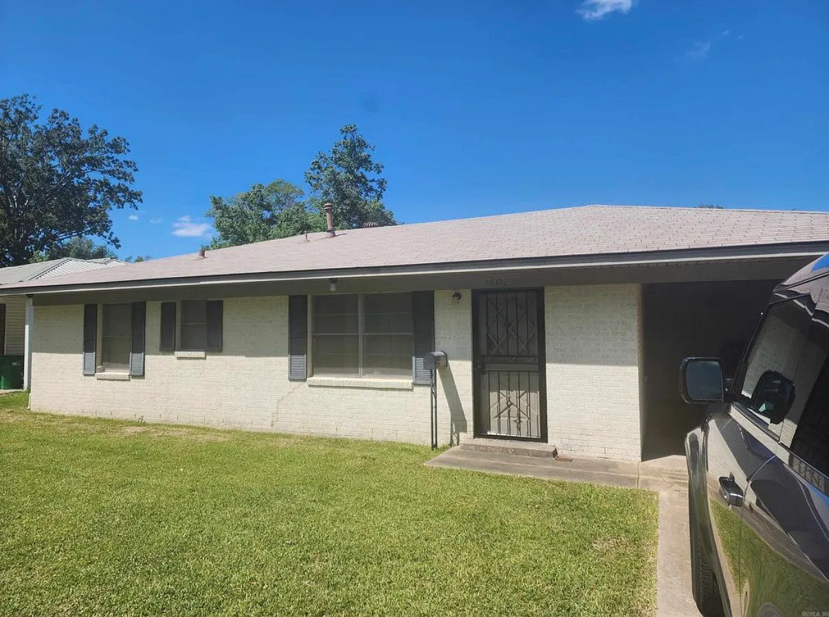 3 bed, 1586 sqft, $1,590 — Photo 1