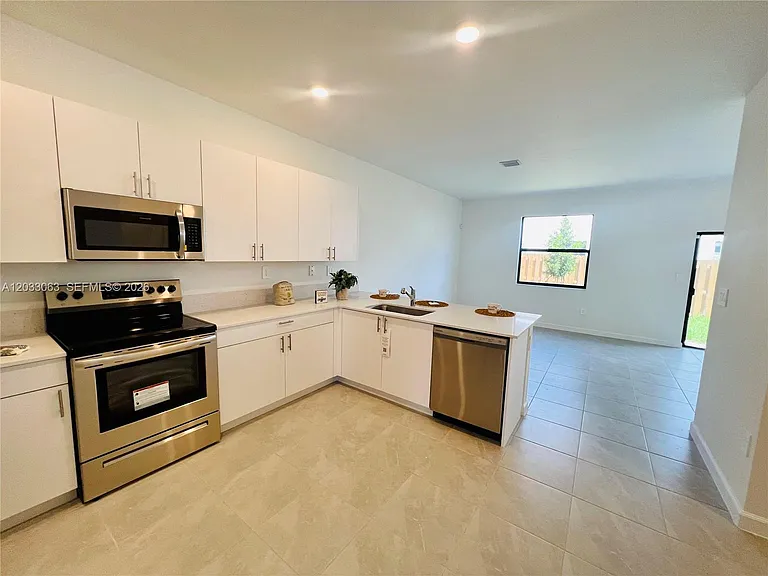 11925 SW 247th Ter #11925 — Photo 5