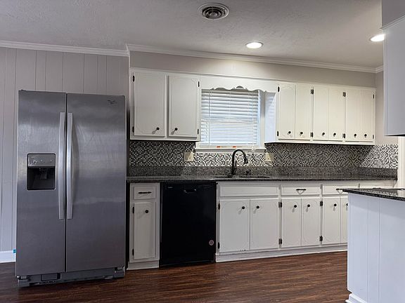 4th image of 4257 Woodland Dr