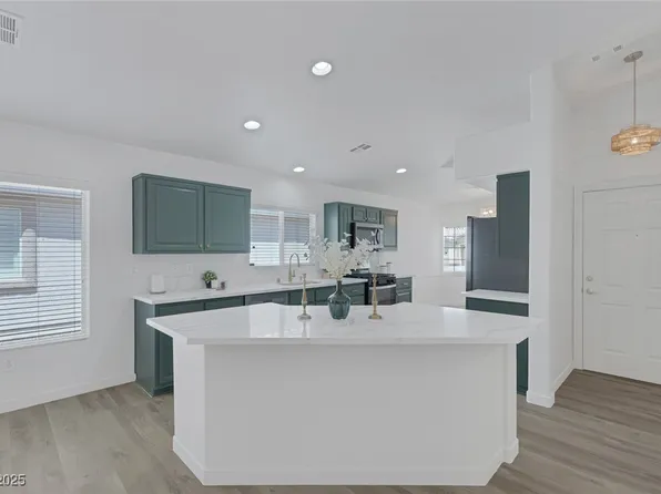 4369 Meadowlark Wing Way, North Las Vegas, NV 89084