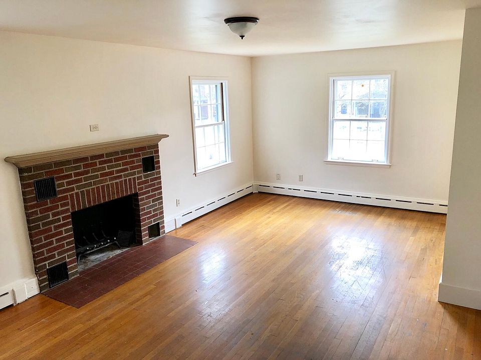 1st image of 239 E Penn Ave APT 1