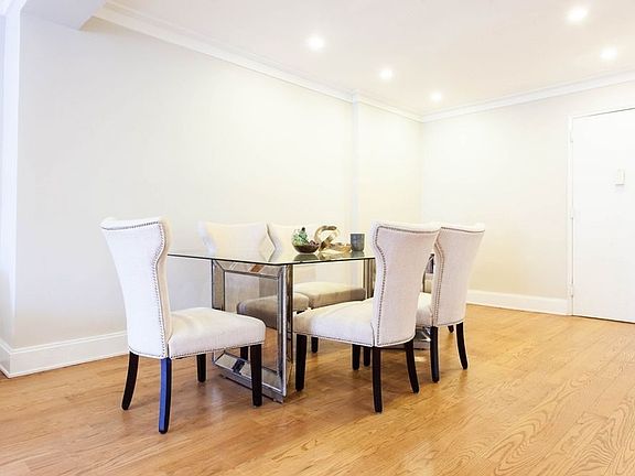 5th image of 13235 Sanford Ave APT 4P