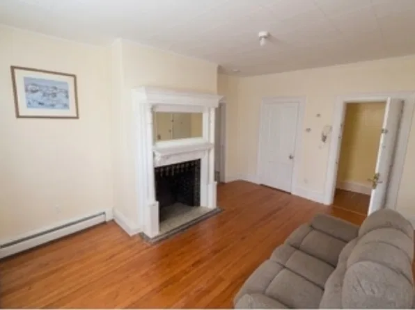 806 President Ave, Fall River, MA