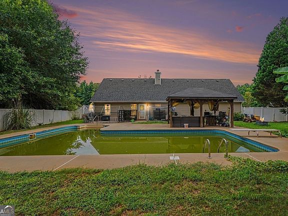 2nd image of 513 Wylderose Ln