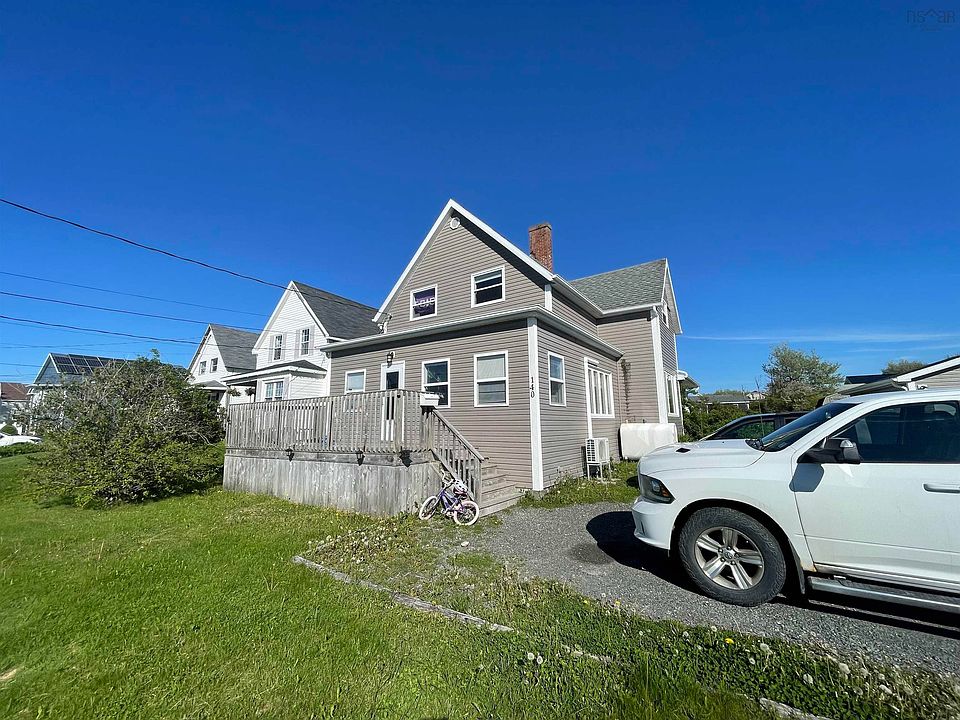 1st image of 140 Blackett St