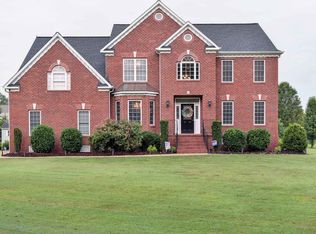 6 Maplewood Ln, Poquoson, VA 23662
