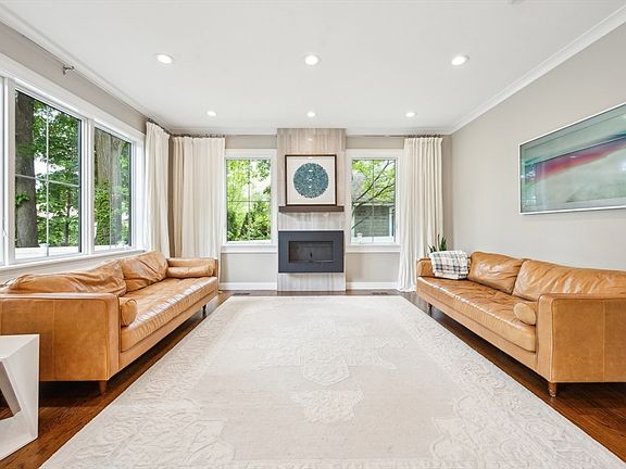 5th image of 46 Greenough St #46