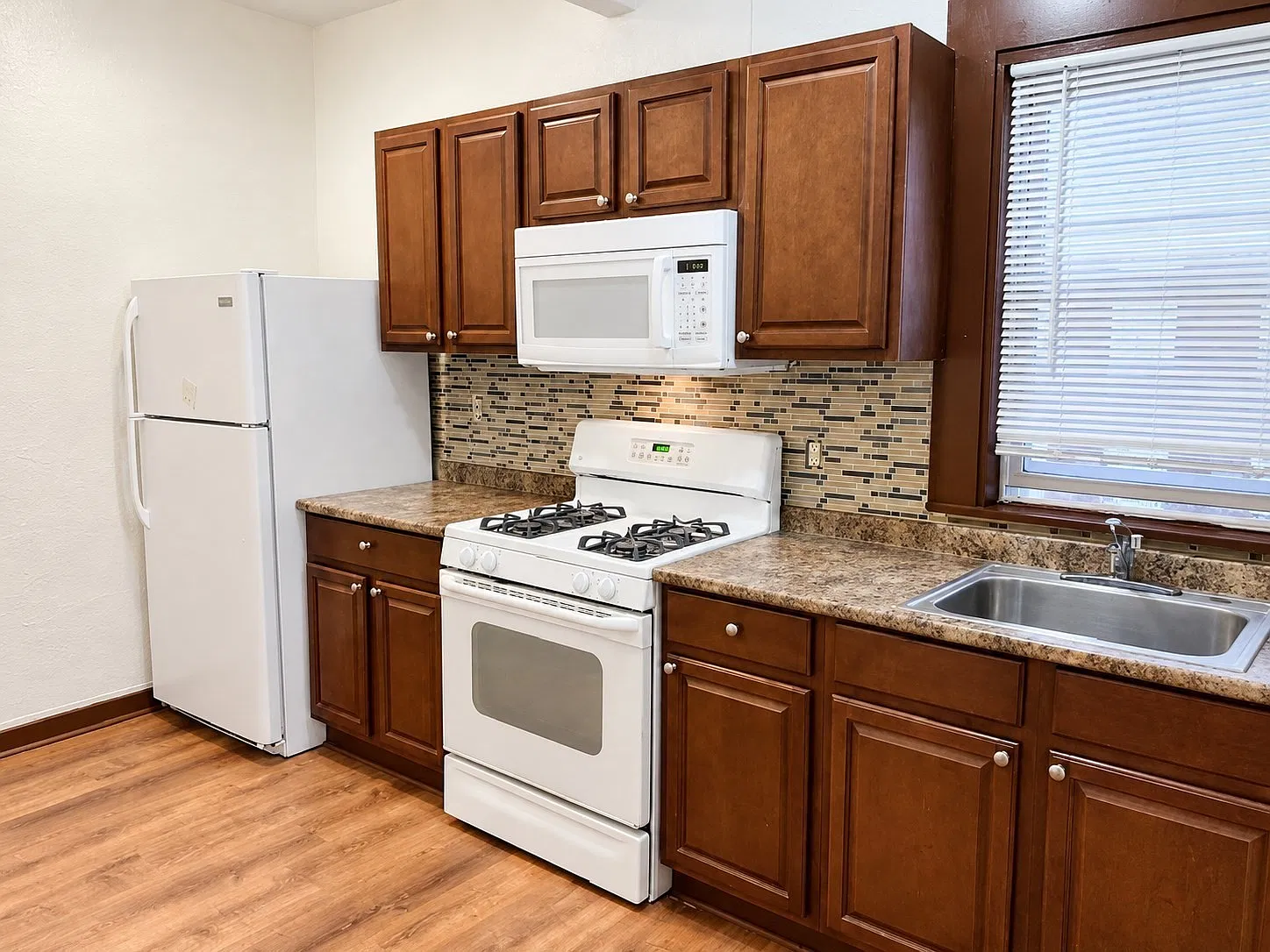 2 bed, 1.0 bath, 700 sqft, $2,500 — Photo 1