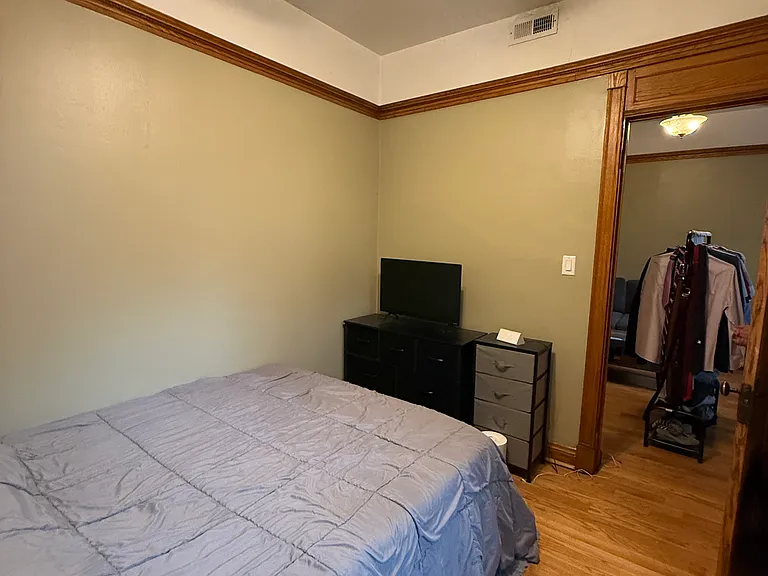 1134 W Oakdale Ave #2F — Photo 8
