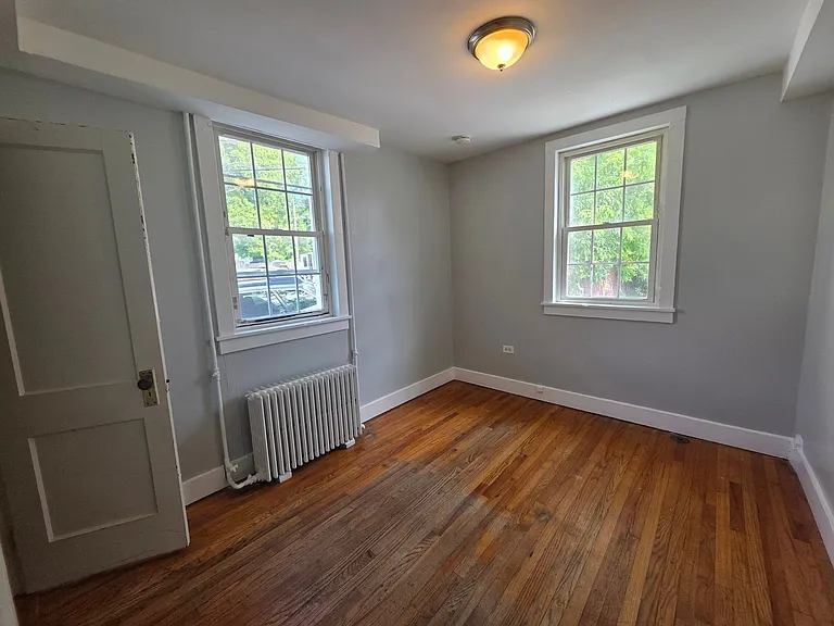 3288 Franklin Ave — Photo 12