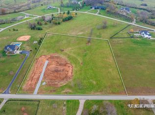 311 Cave Run Cir, Versailles, KY 40383