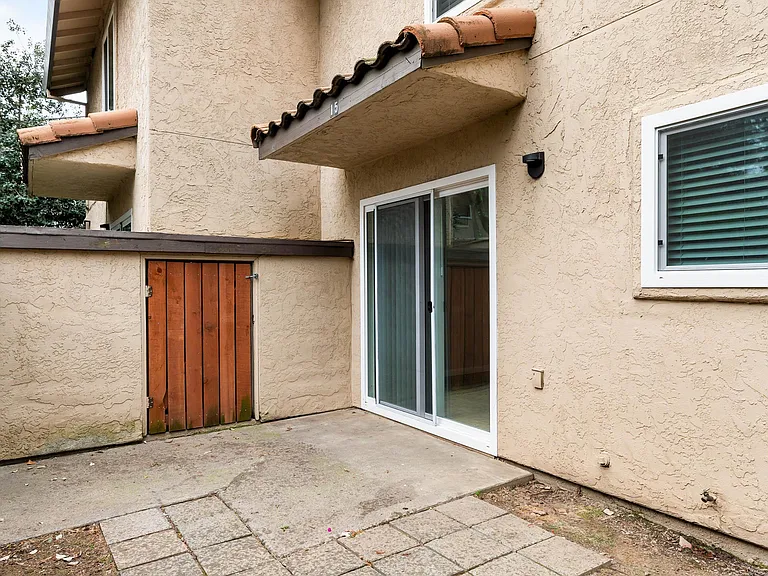 54 Quay Ct — Photo 71