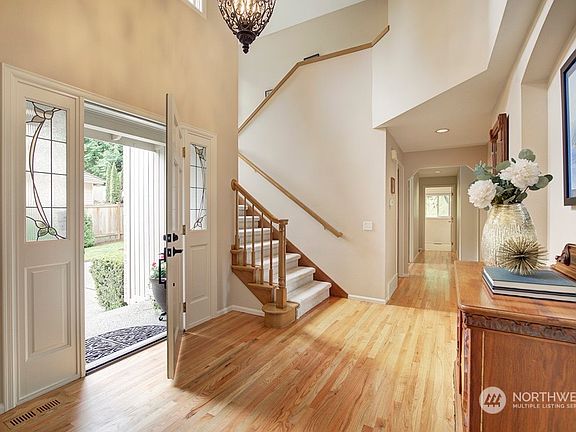 3rd image of 1909 222nd Avenue NE