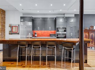 36 N Front St APT 1, Philadelphia, PA 19106