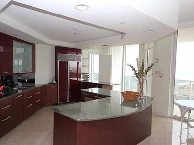10225 Collins Ave APT 1802, Bal Harbour, FL, 33154