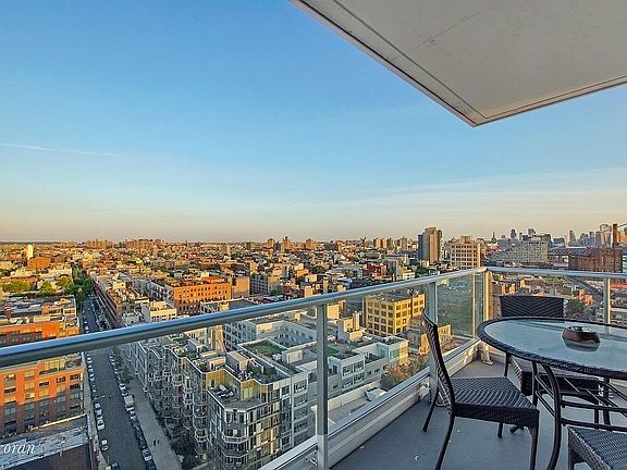4th image of 1 Northside Piers APT 20E