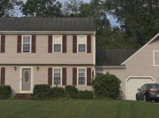 18 Hayfield Ln, Cumberland, RI 02864