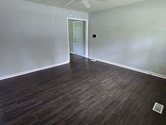 3rd image of 6512 Kemper Ct