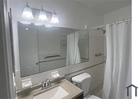 2832 Fillmore St #18 — Photo 8