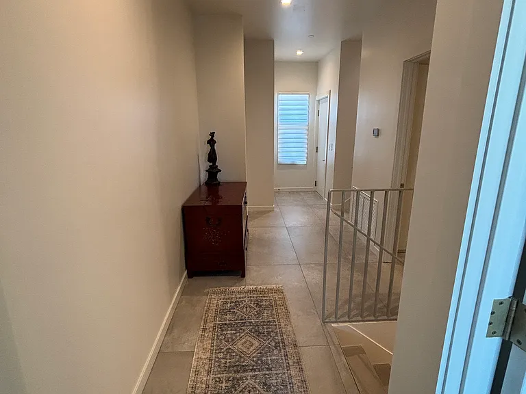 1731 Capitol Ave — Photo 32