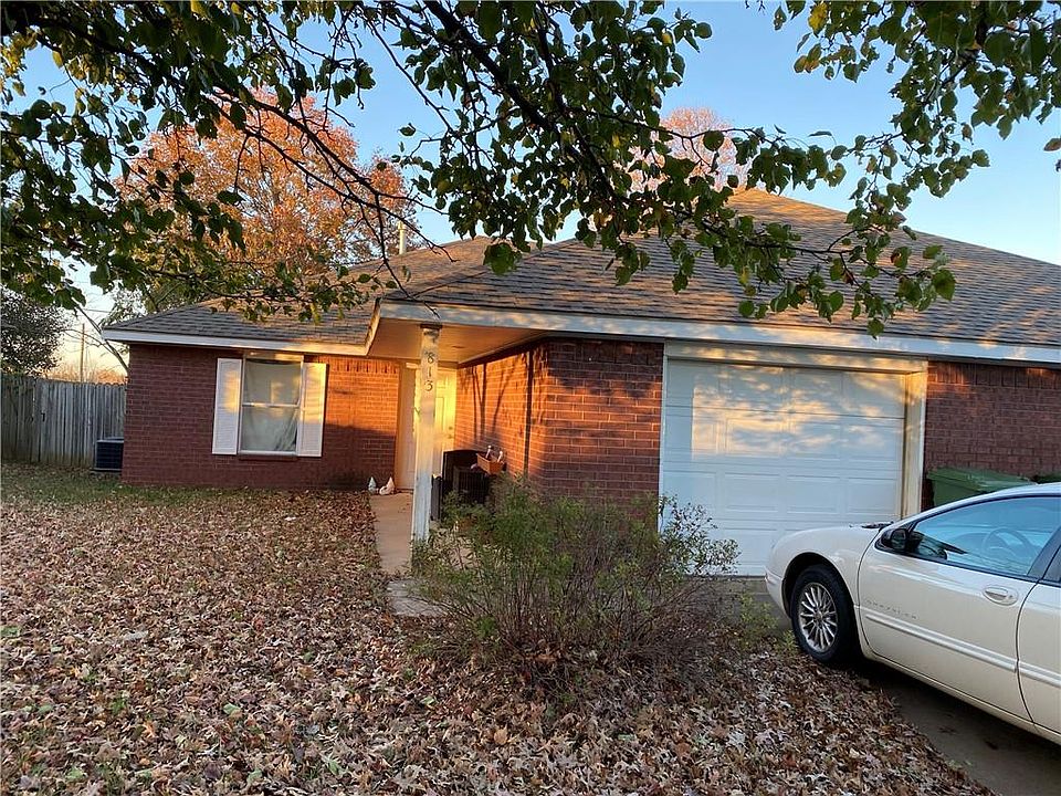 1st image of 813 E Eastview Dr