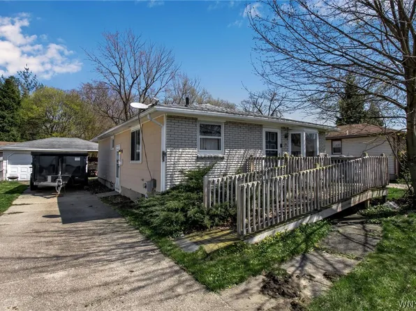 71 Polish Pl, Buffalo, NY 14210