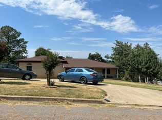 1003 N 8th St, Van Buren, AR 72956