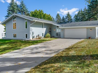 14920 Wellington Rd, Wayzata, MN, 55391