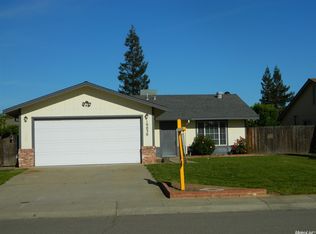19030 N Oak Knoll Ave, Lockeford, CA 95237