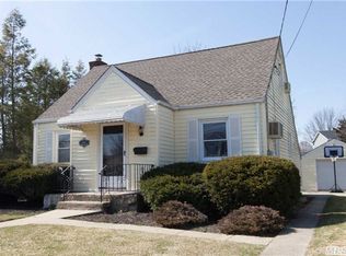 1969 Lincoln Ave, East Meadow, NY 11554