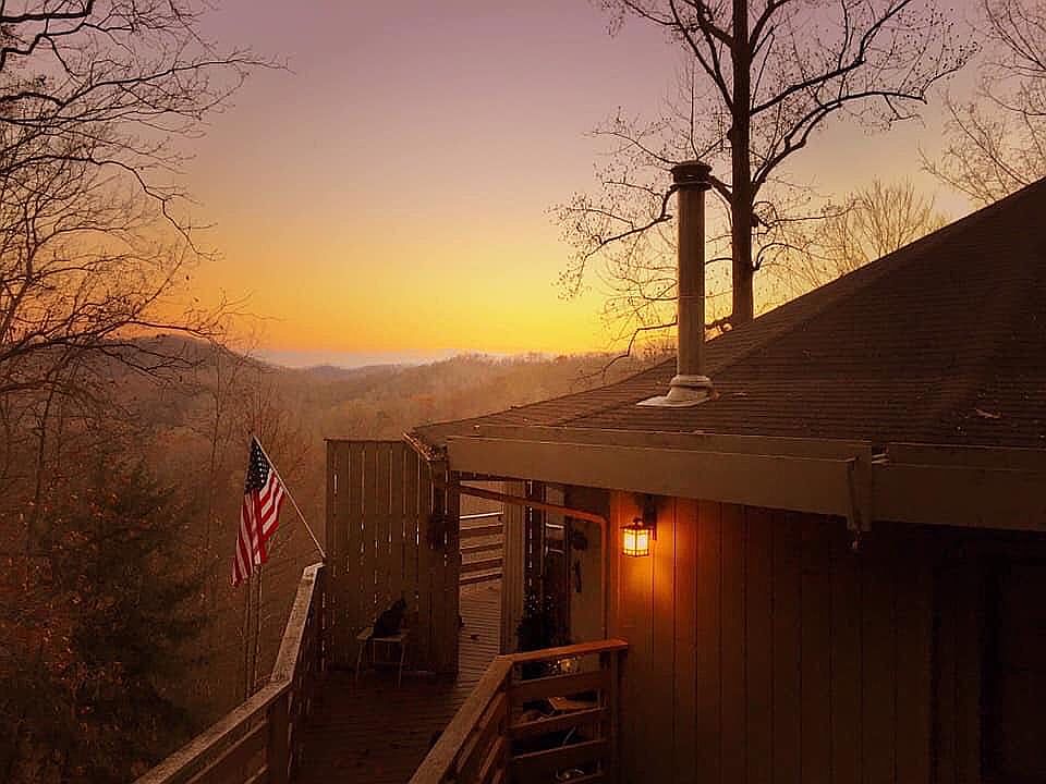 1st image of 594 Lakeview Vlg