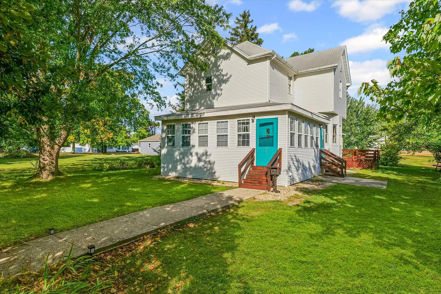 322 N Guthrie St photo 1