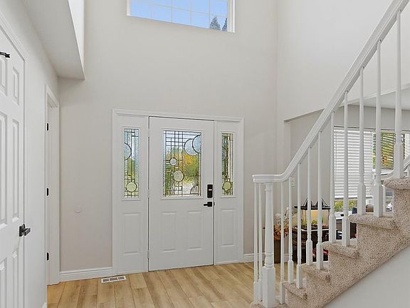 4th image of 374 Mounts Mills Rd