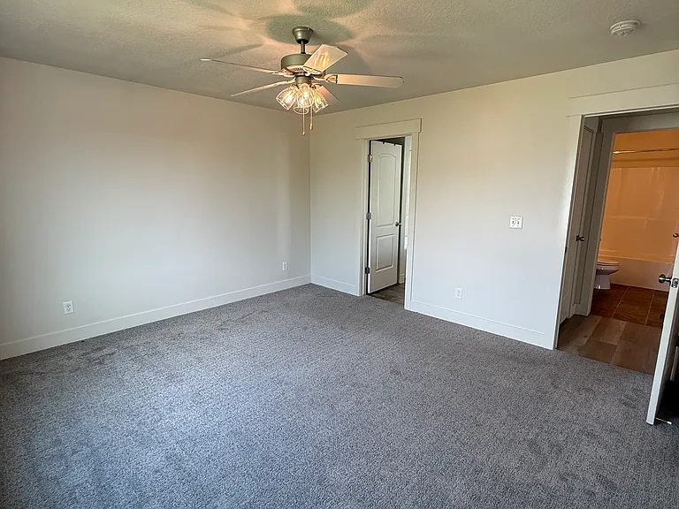 1364 S 500th St W — Photo 13