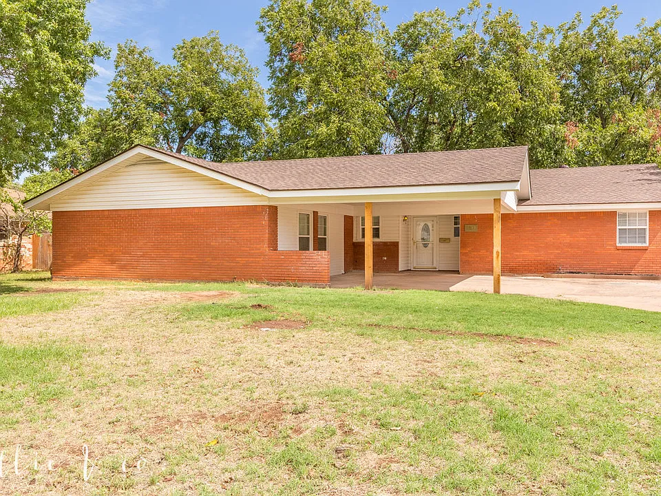 2217 Crescent Dr