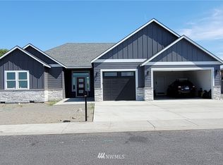 811 S Sand Dune Rd, Moses Lake, WA 98837