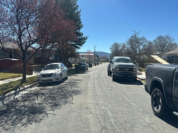 4th image of 10522 S Crocus St