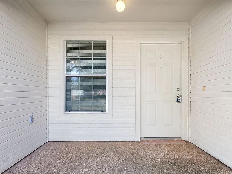 10316 Hyacinth Ln #B — Photo 16