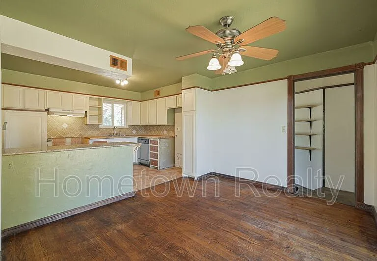 1805 NE 53rd St — Photo 6