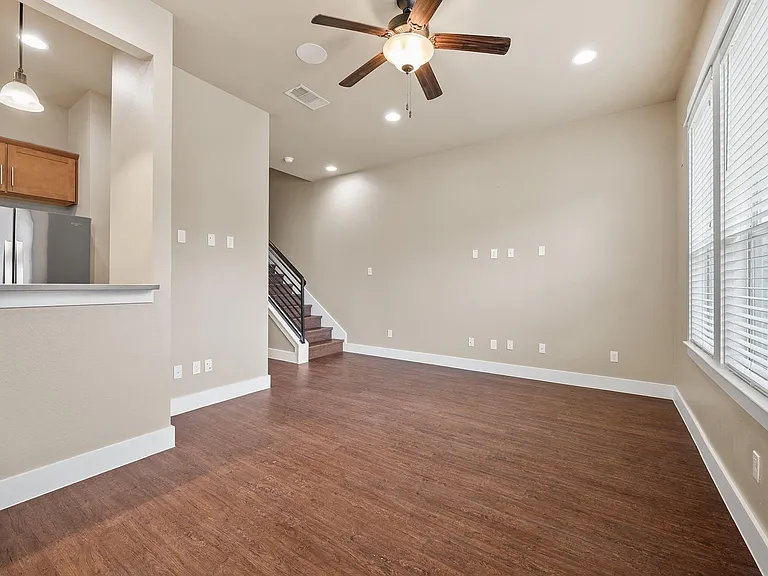 1704 Cedar Bend Dr #5B — Photo 5