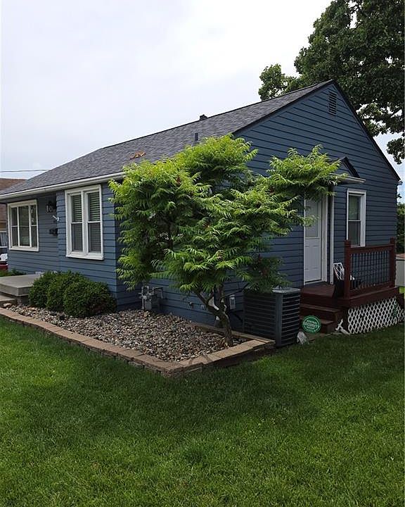 2nd image of 442 N 29th St