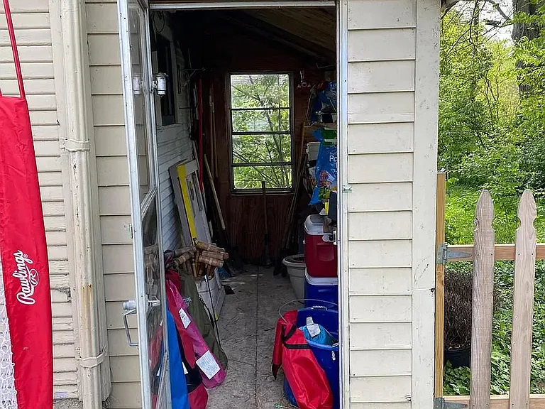 209 E Lutz Ave — Photo 22