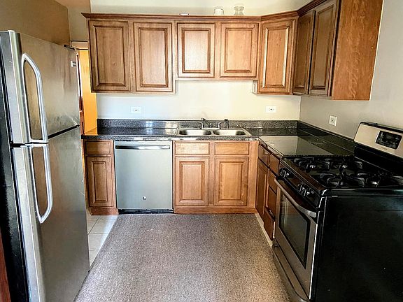 2nd image of 2170 W Windsor Ave #1F