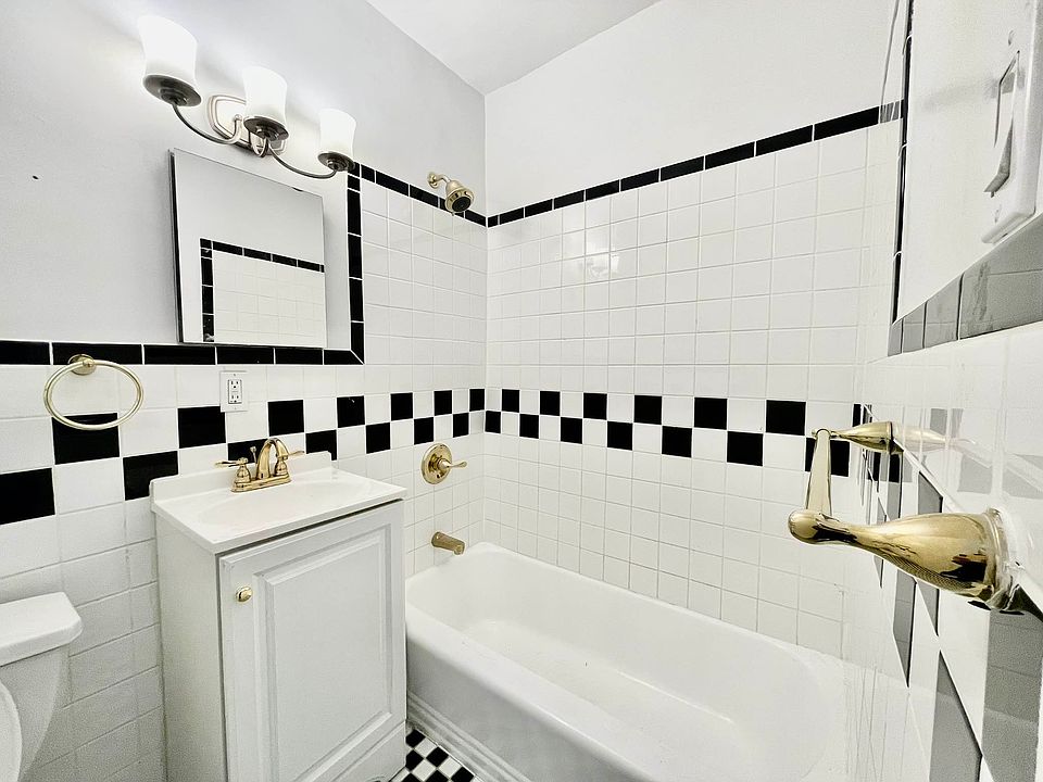 1st image of 300 E 86th St APT 2B