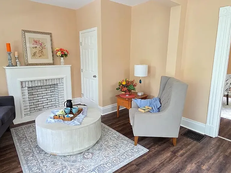 2824 Sterrett Ave — Photo 3