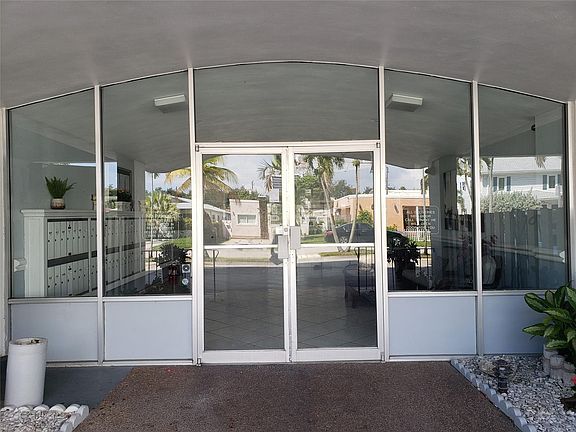 4th image of 1720 Jefferson Street #501