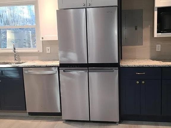 4th image of 1531 Park Ln